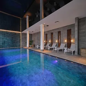 4* アパートホテル Adina Belvedere